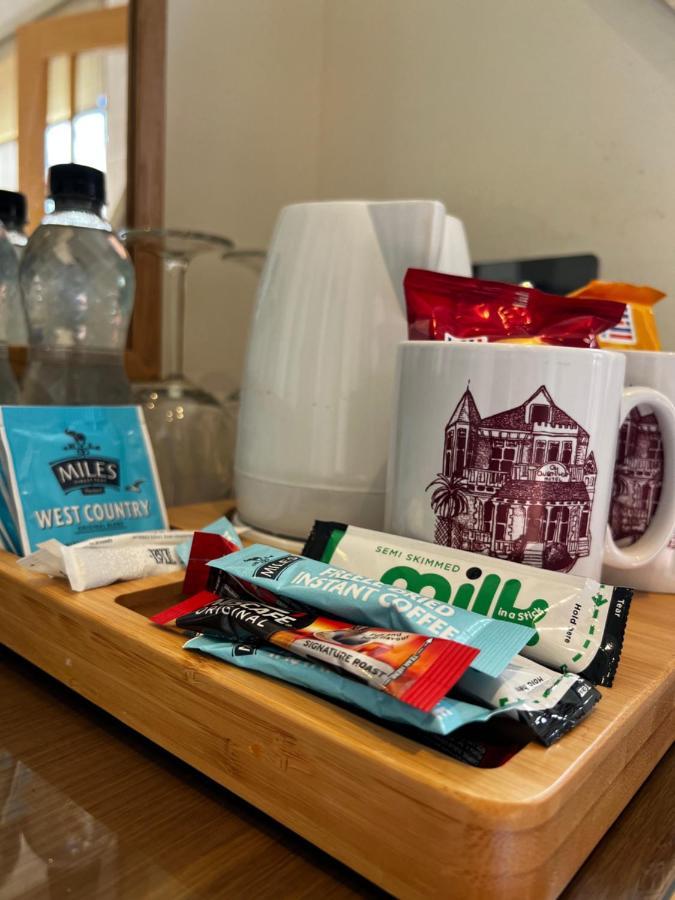 Queenswood Hotel Уестън сюпър Меър Екстериор снимка